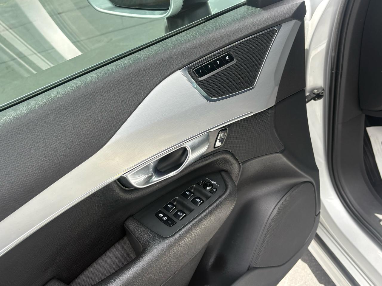 Volvo XC90 T6 Momentum AWD 2017