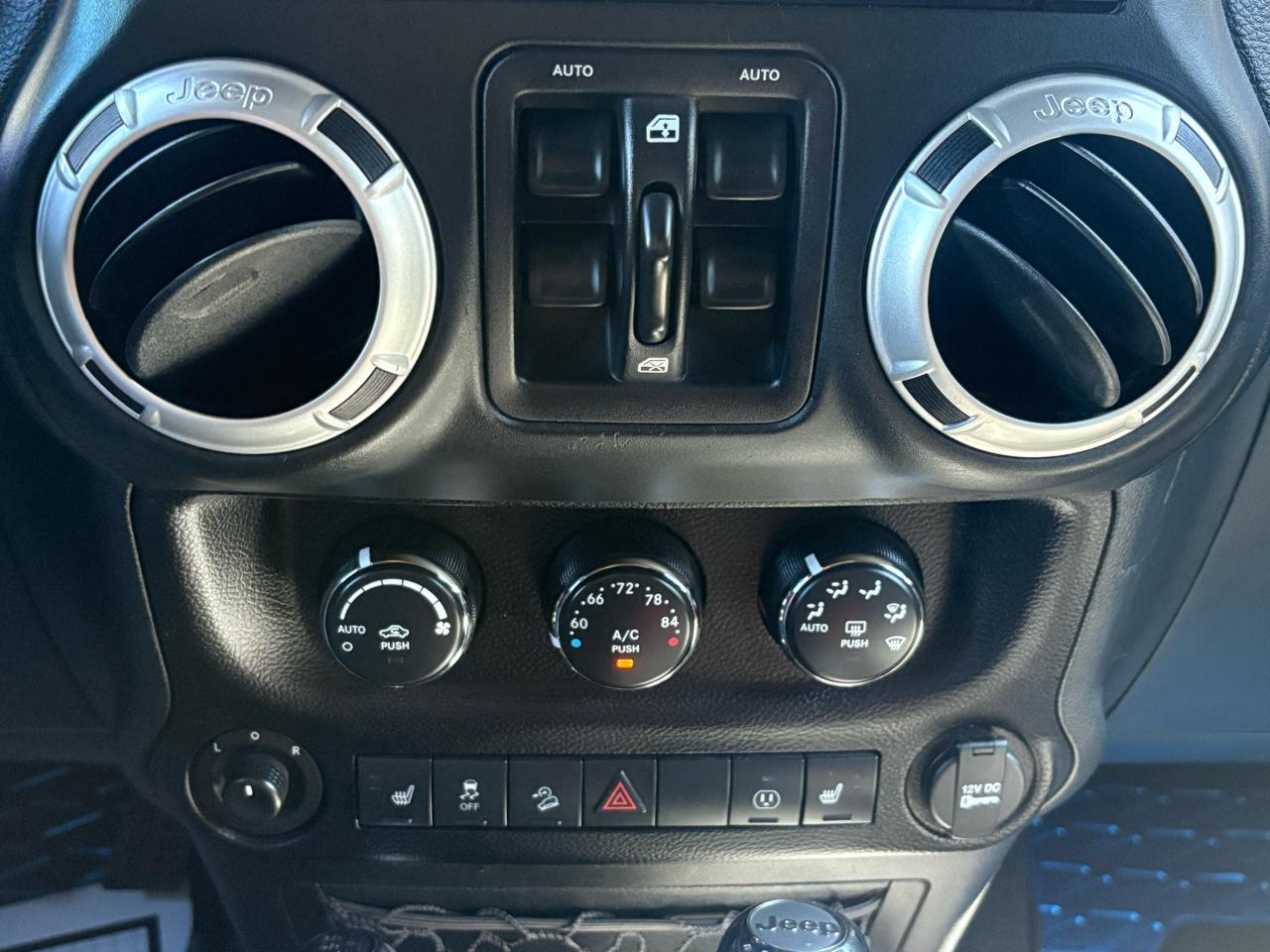 Jeep Wrangler Unlimited Sahara 4WD 2015