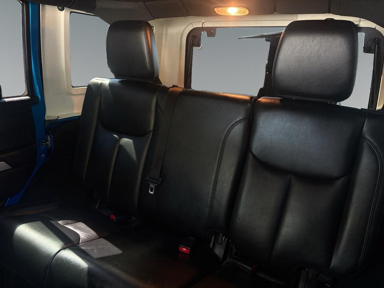 Jeep Wrangler Unlimited Sahara 4WD 2015