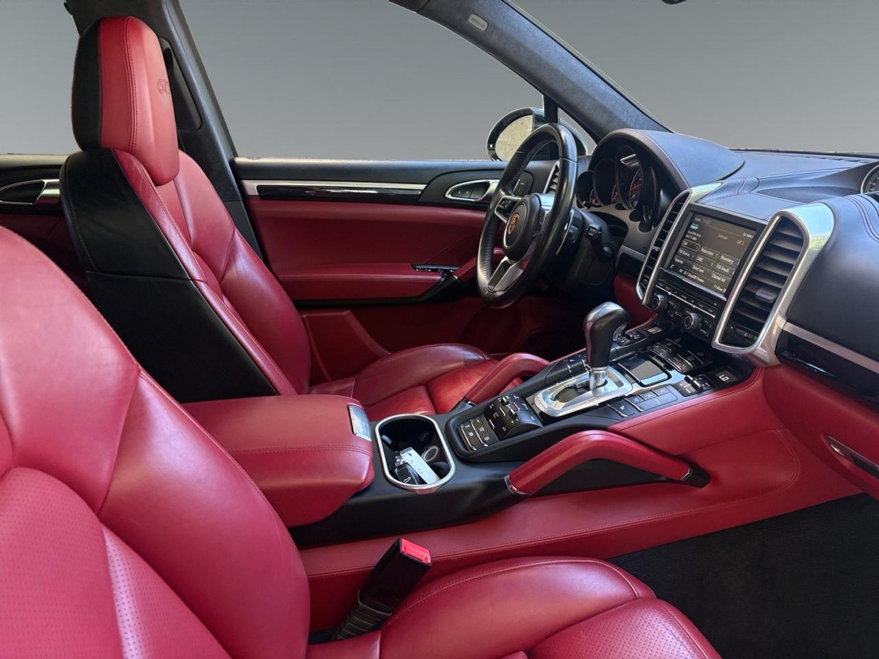 Porsche Cayenne GTS 2016