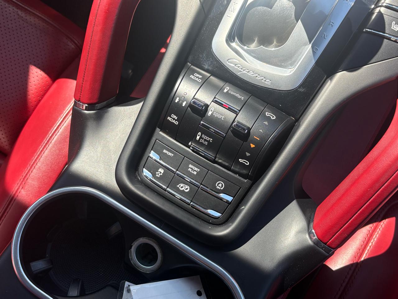 Porsche Cayenne GTS 2016