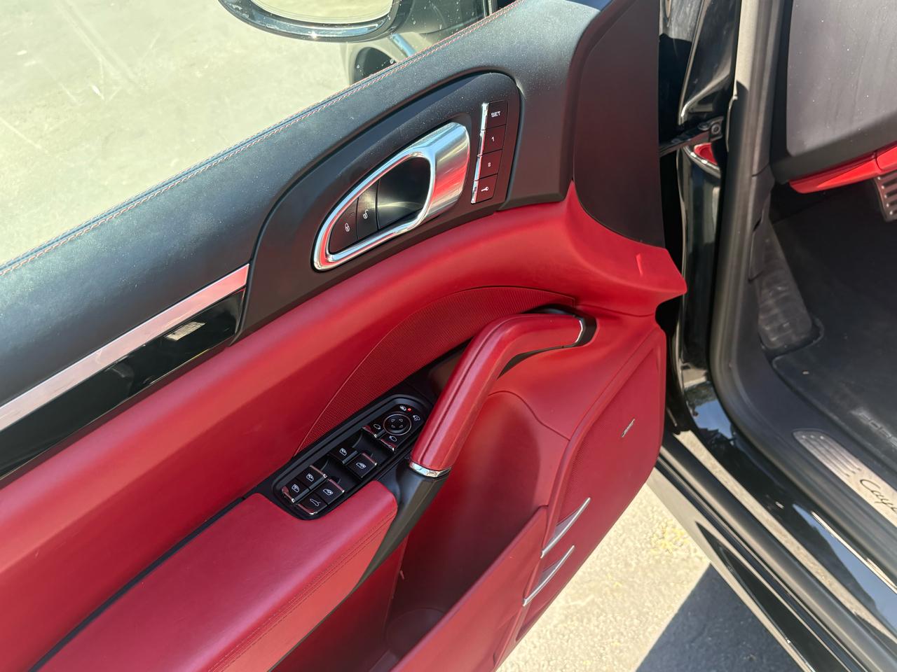Porsche Cayenne GTS 2016