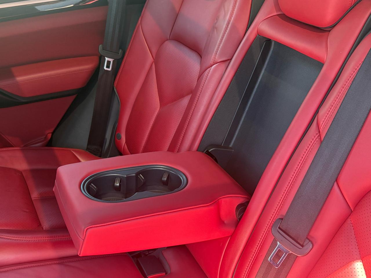 Porsche Cayenne GTS 2016