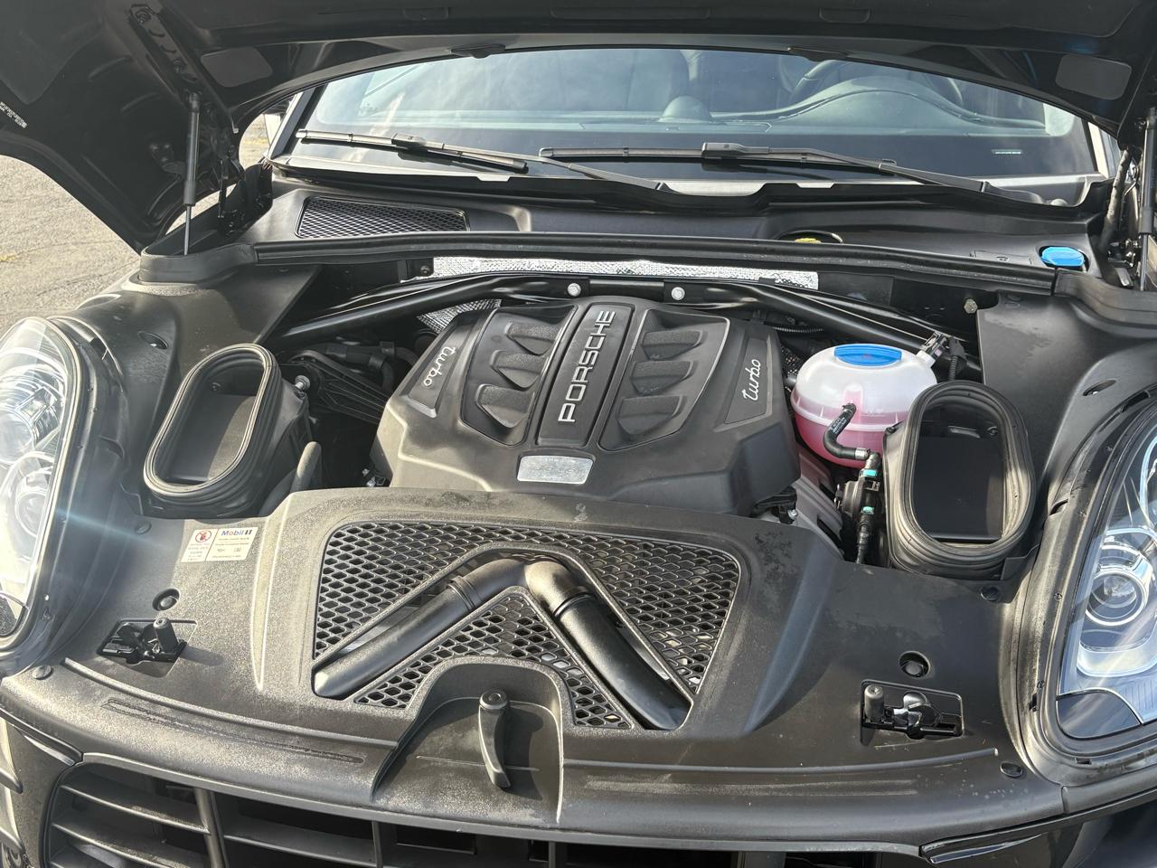 Porsche Macan Turbo 2015
