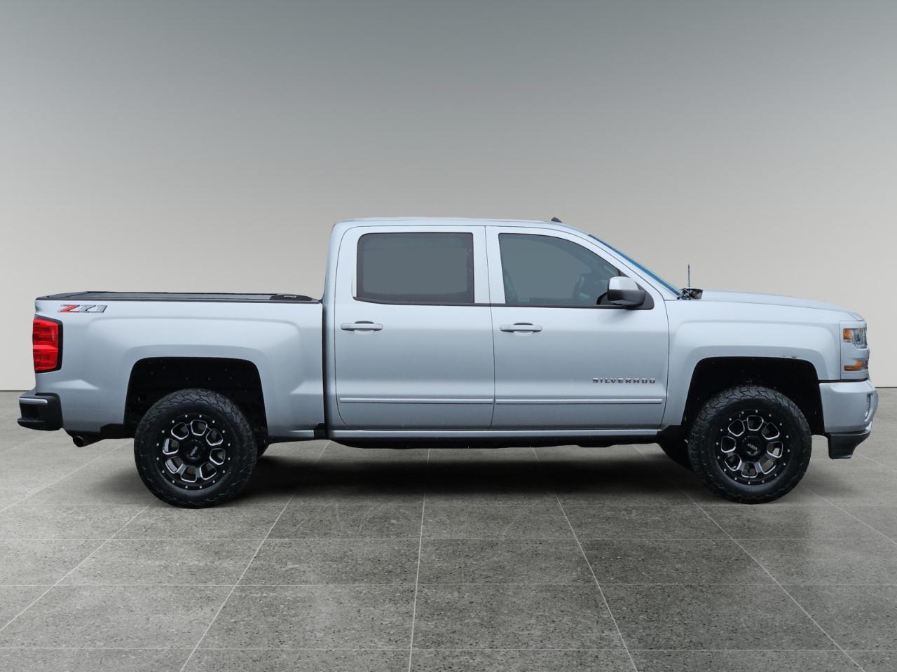 Chevrolet Silverado 1500 LT Z71 Crew Cab 4WD LWB 2018