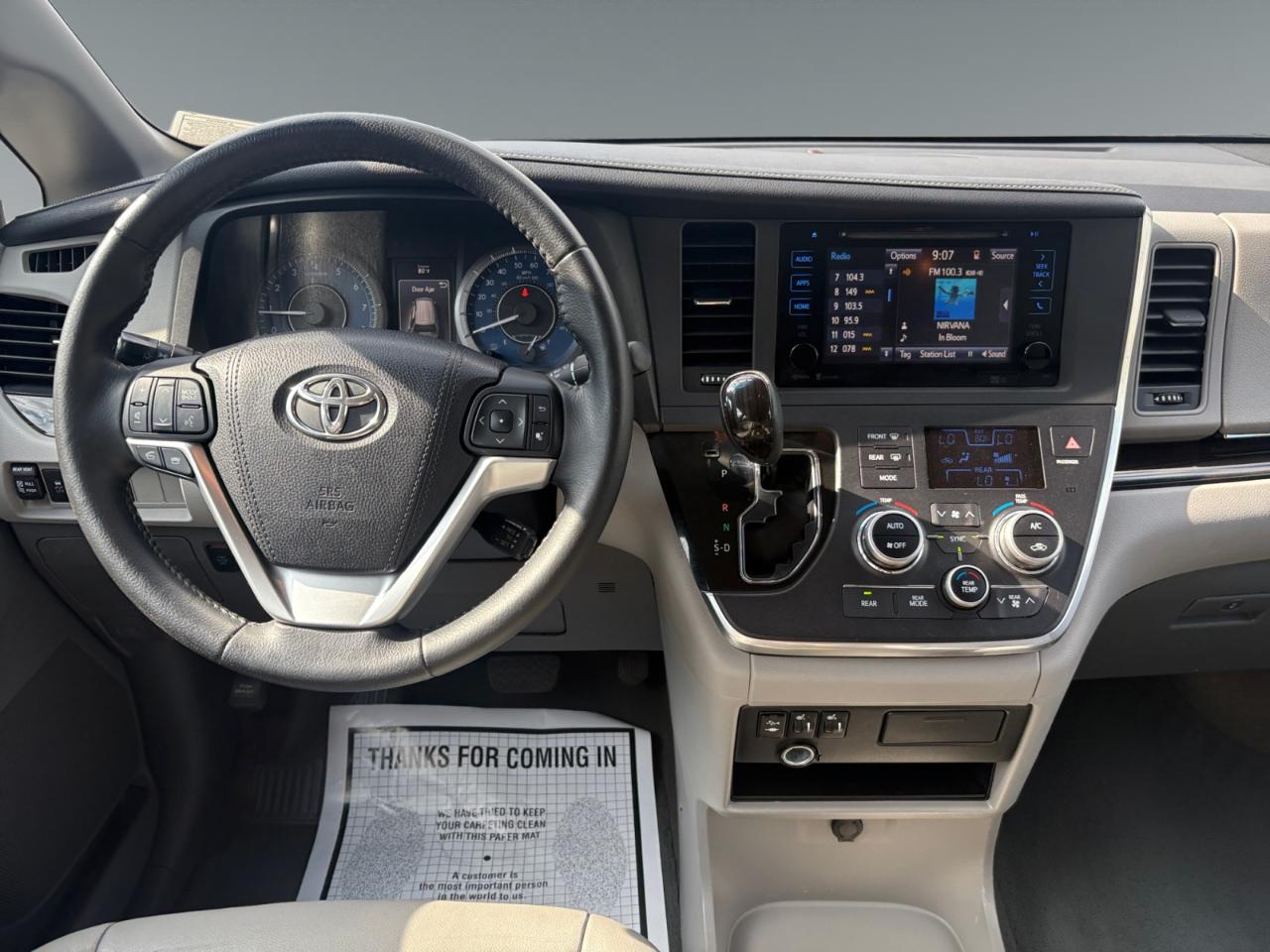 Toyota Sienna XLE FWD 8-Passenger V6 2015