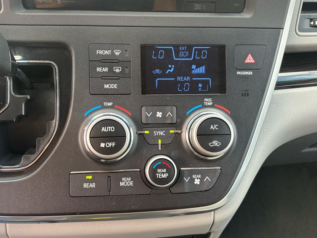 Toyota Sienna XLE FWD 8-Passenger V6 2015