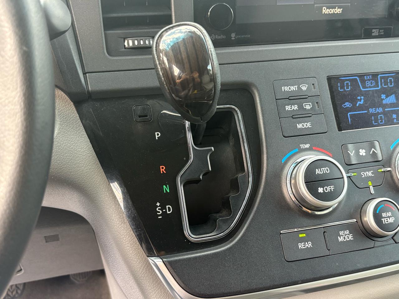 Toyota Sienna XLE FWD 8-Passenger V6 2015