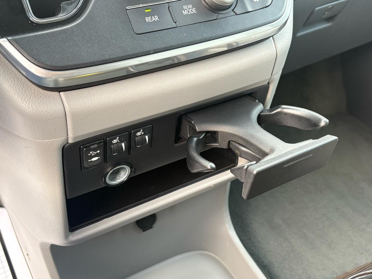 Toyota Sienna XLE FWD 8-Passenger V6 2015