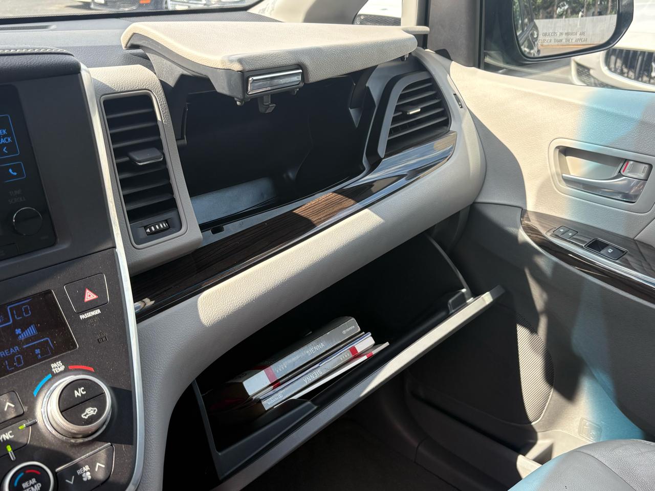 Toyota Sienna XLE FWD 8-Passenger V6 2015