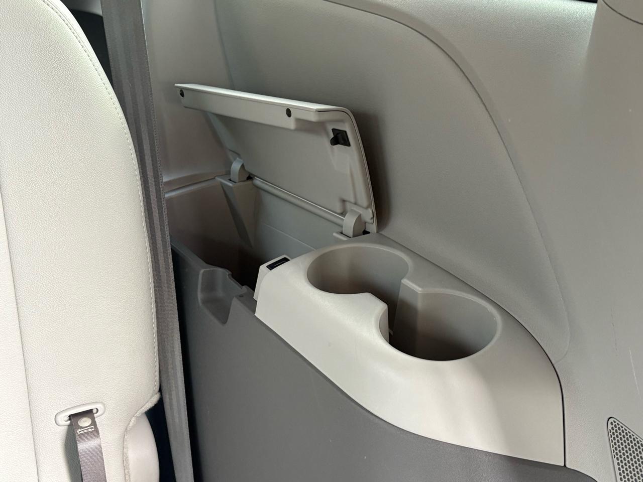 Toyota Sienna XLE FWD 8-Passenger V6 2015