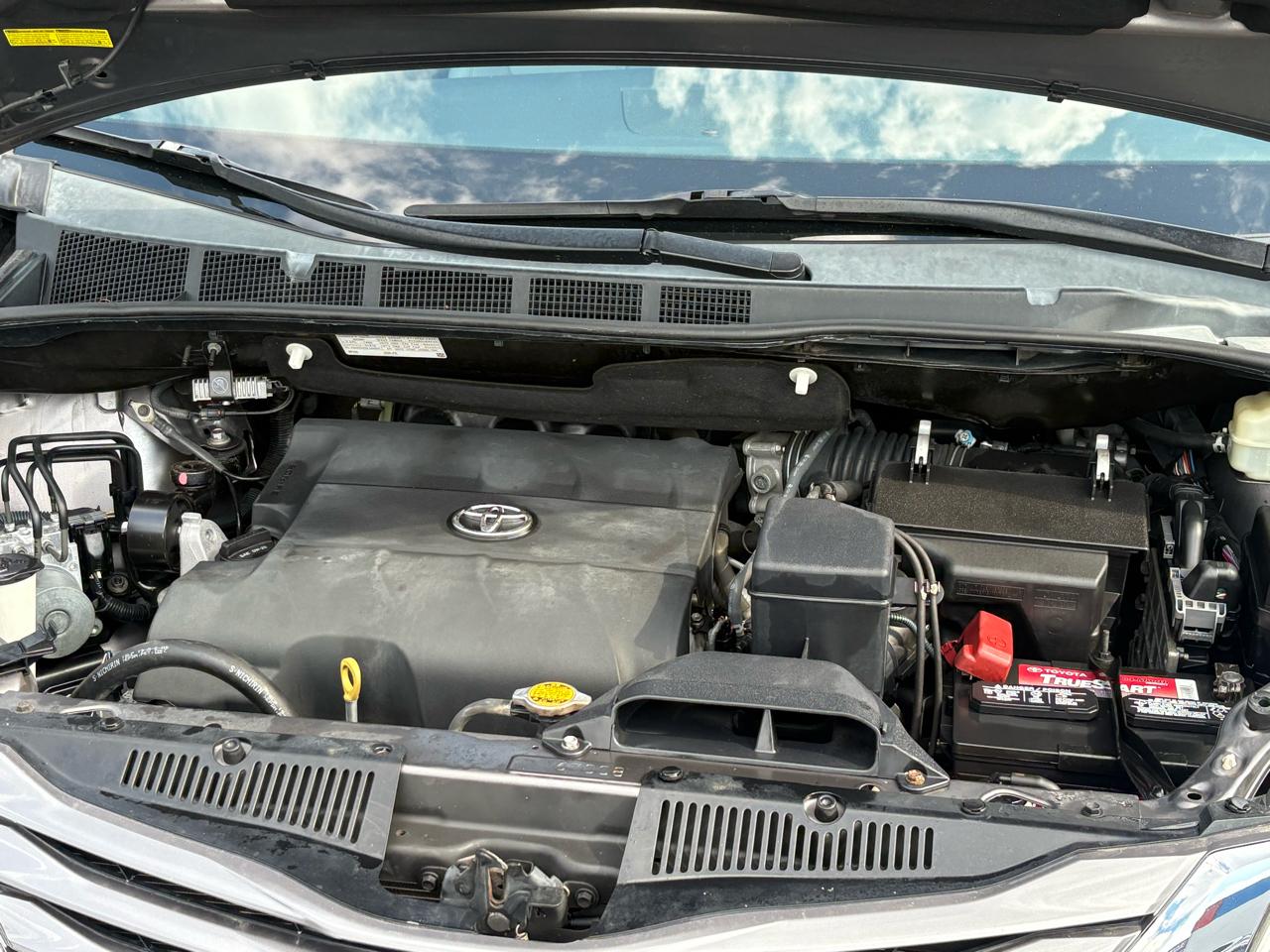 Toyota Sienna XLE FWD 8-Passenger V6 2015