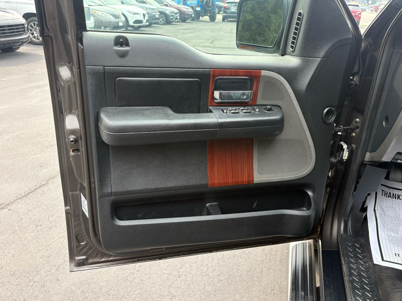 Ford F-150 Lariat 4WD SuperCrew 5.5' Box 2005
