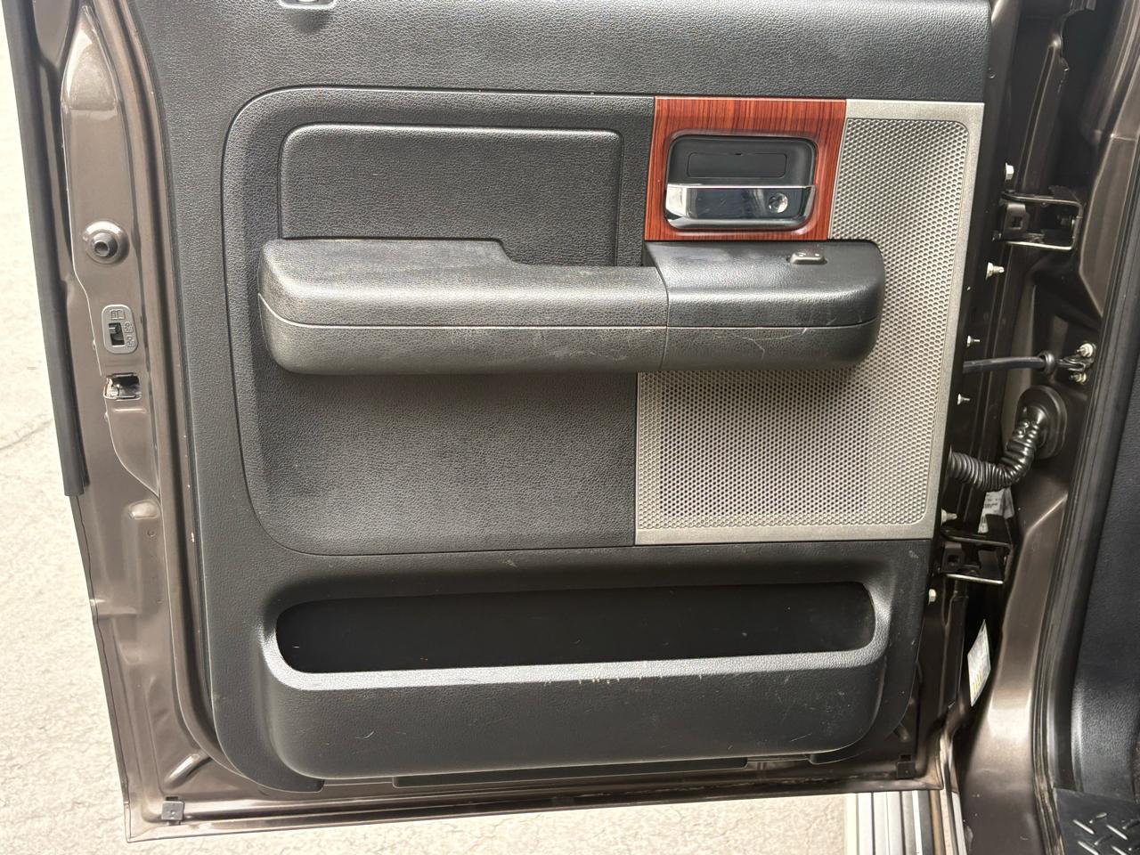 Ford F-150 Lariat 4WD SuperCrew 5.5' Box 2005