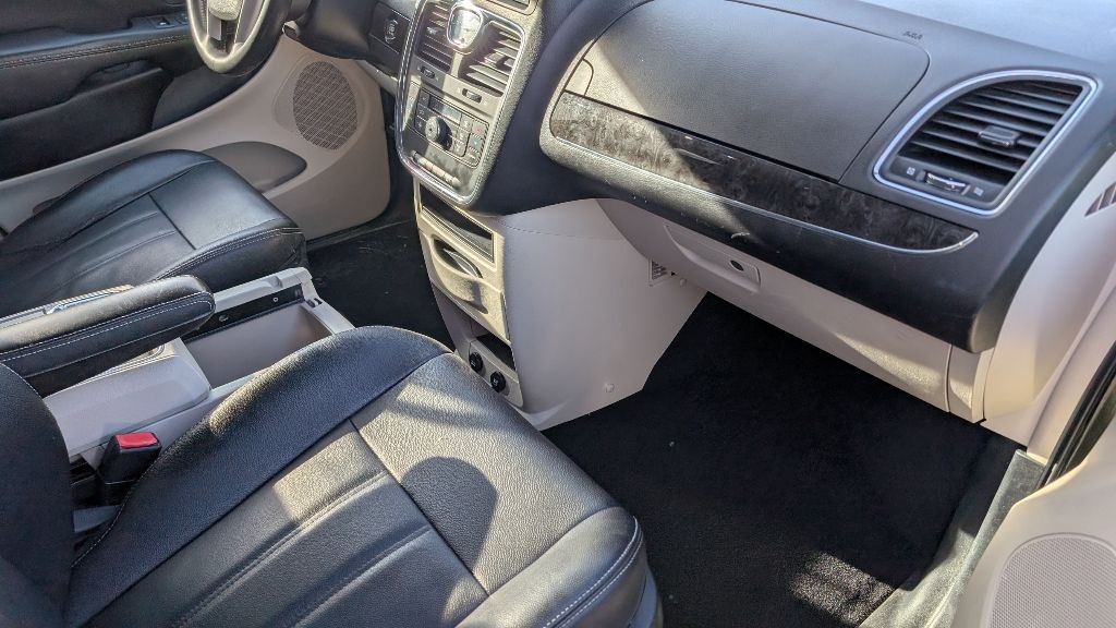 Chrysler Town & Country 4dr Wgn Touring 2016