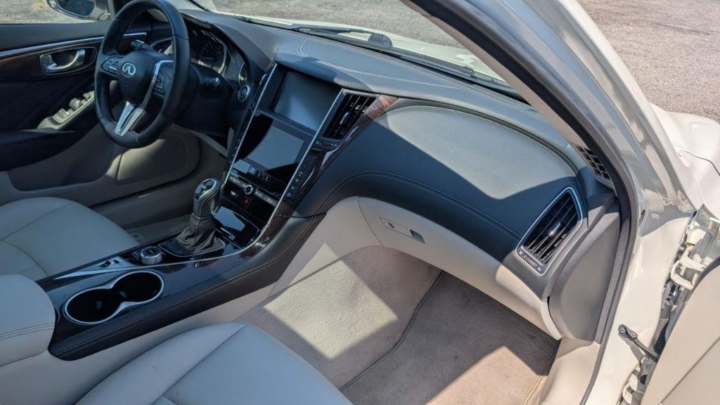 Infiniti Q50  2018