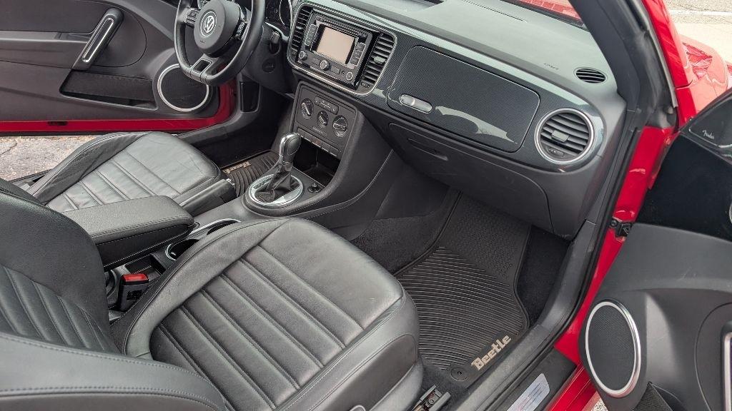 Volkswagen Beetle  2012