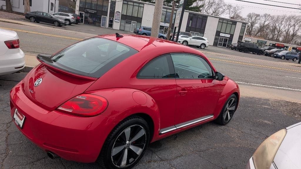 Volkswagen Beetle  2012