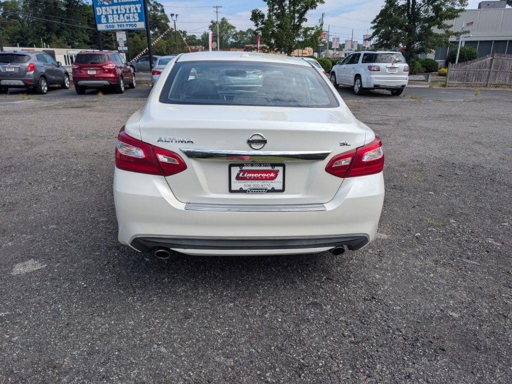 Nissan Altima  2016