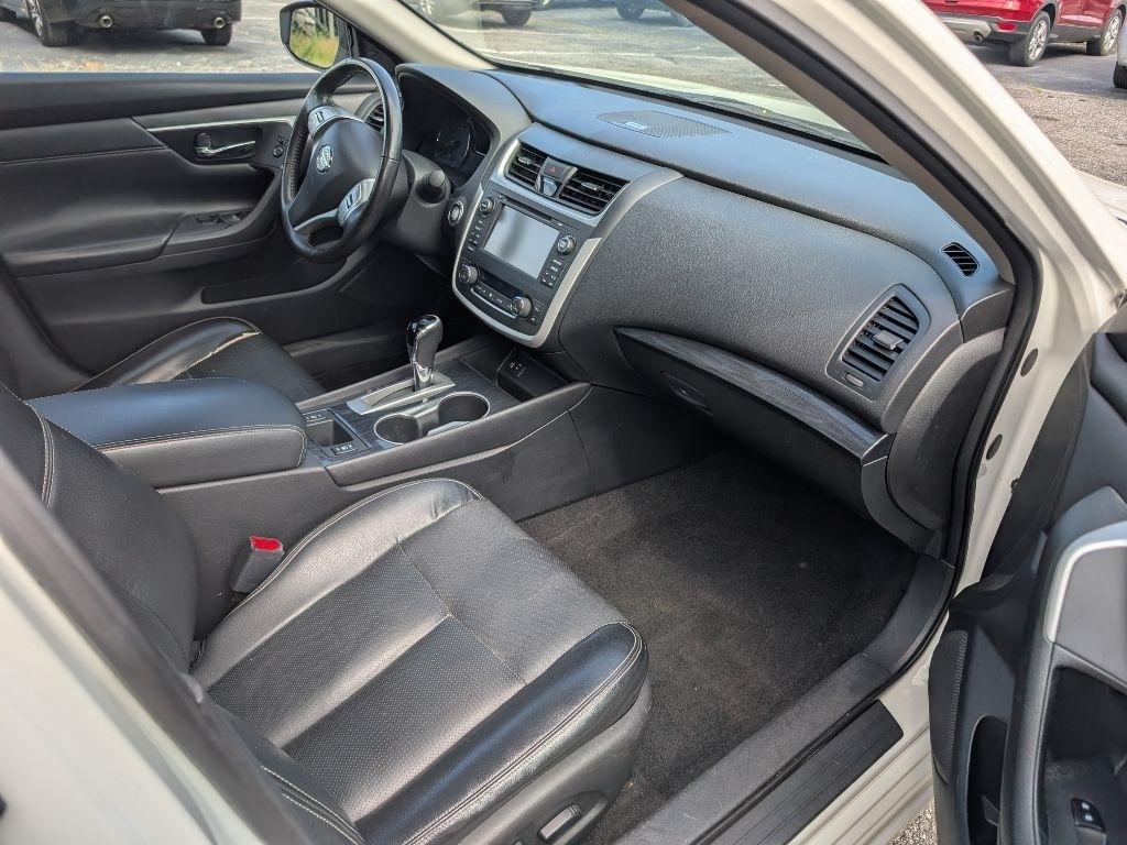Nissan Altima  2016
