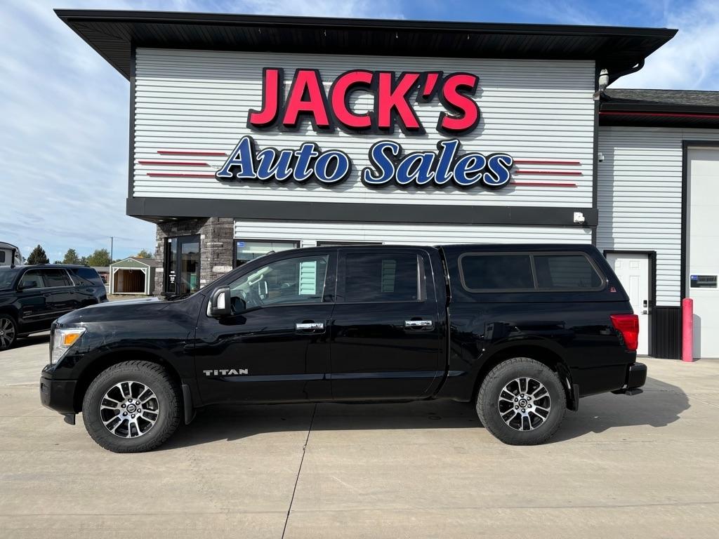 Nissan Titan SV Crew Cab 4WD 2021