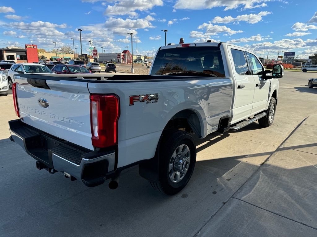 Ford F-350 SD XLT Crew Cab Long Bed 4WD 2024 Ford F-350 SD XLT Crew Cab Long Bed 4WD 2024