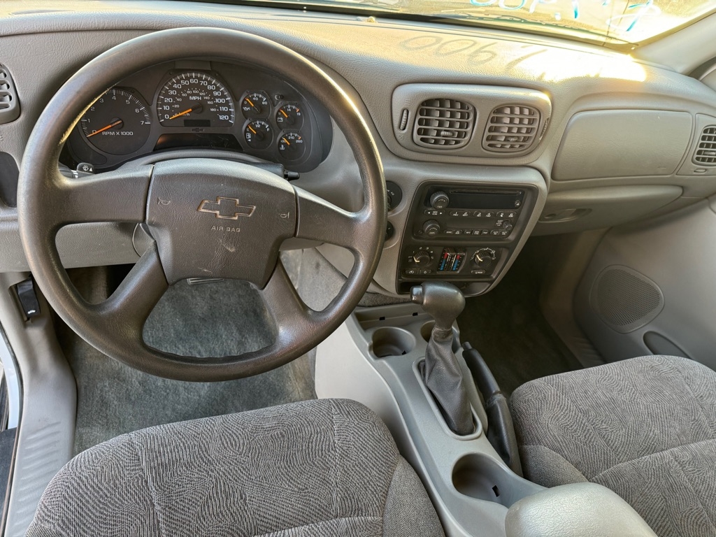 Chevrolet TrailBlazer LS 4WD 2004