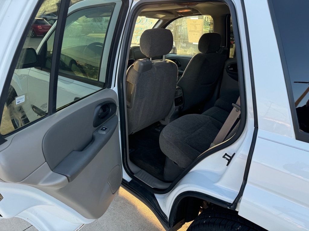 Chevrolet TrailBlazer LS 4WD 2004