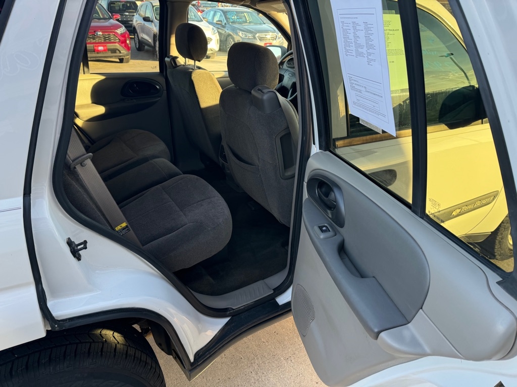 Chevrolet TrailBlazer LS 4WD 2004