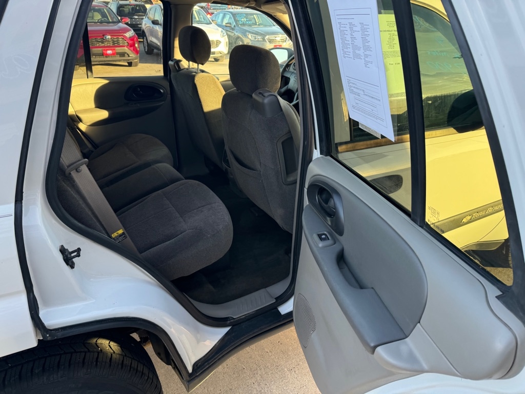 Chevrolet TrailBlazer LS 4WD 2004