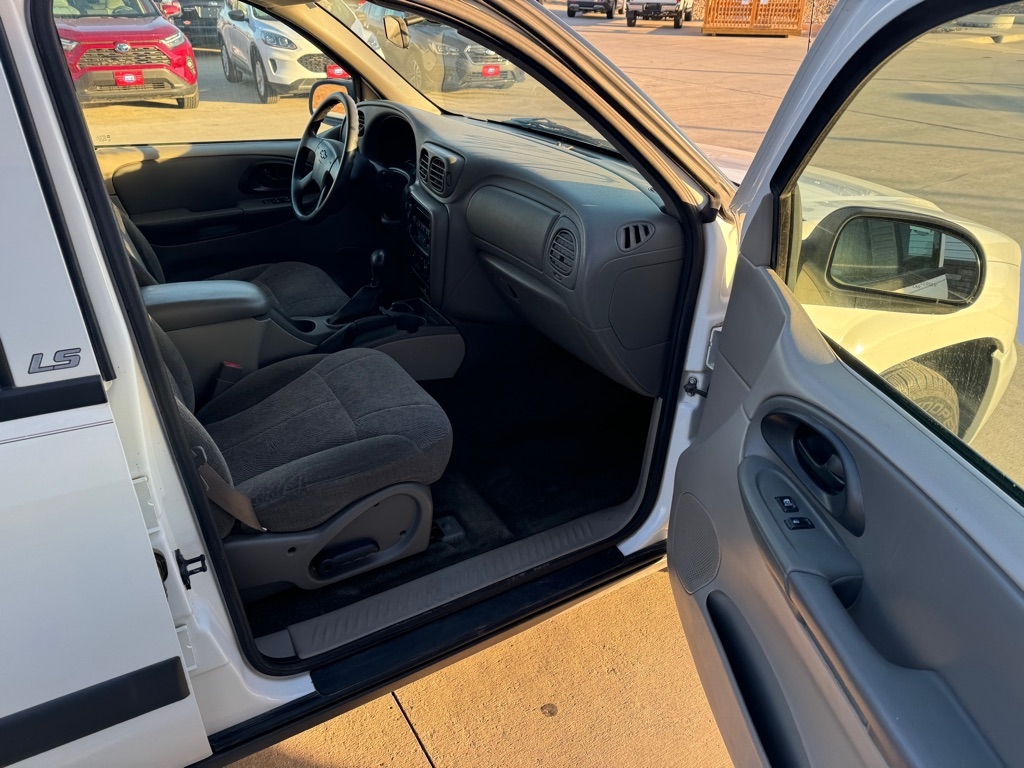 Chevrolet TrailBlazer LS 4WD 2004