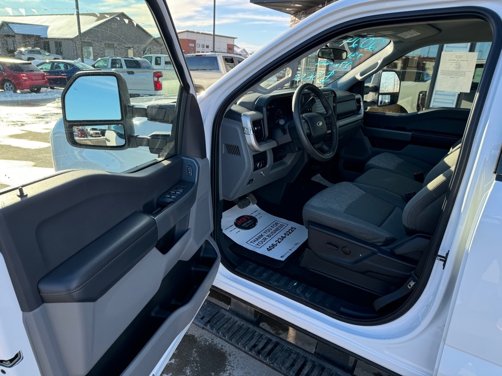 Ford F-350 SD XLT Crew Cab Long Bed 4WD 2024