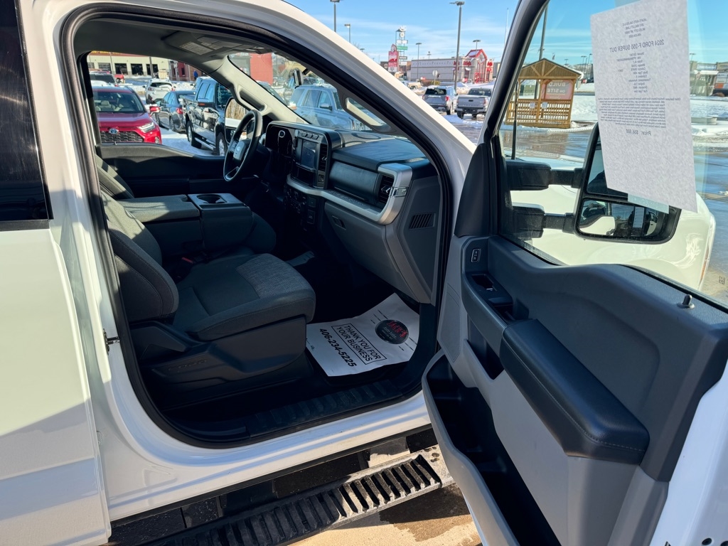 Ford F-350 SD XLT Crew Cab Long Bed 4WD 2024