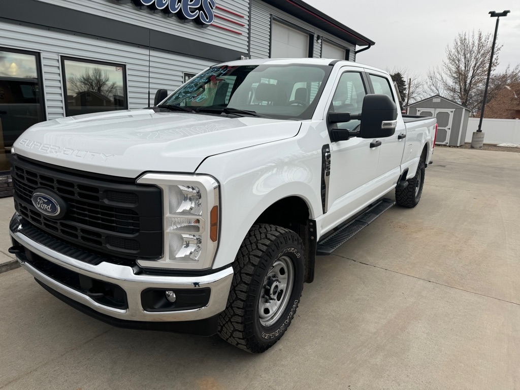 Ford F-350 SD XL Crew Cab Long Bed 4WD 2024