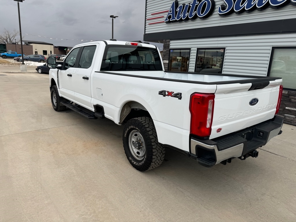 Ford F-350 SD XL Crew Cab Long Bed 4WD 2024