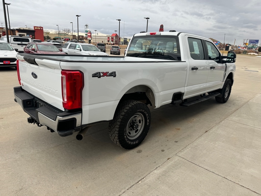 Ford F-350 SD XL Crew Cab Long Bed 4WD 2024