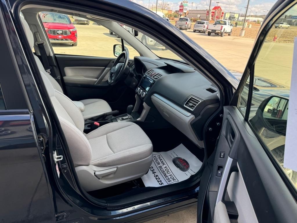 Subaru Forester 2.5i Premium PZEV CVT 2016