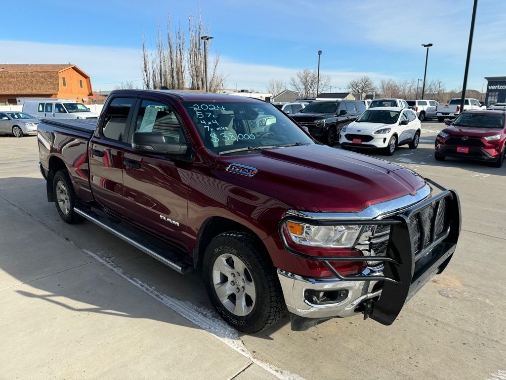 RAM 1500 Big Horn Quad Cab 4WD 2024