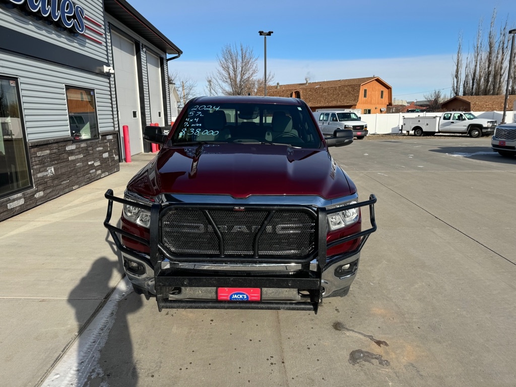RAM 1500 Big Horn Quad Cab 4WD 2024