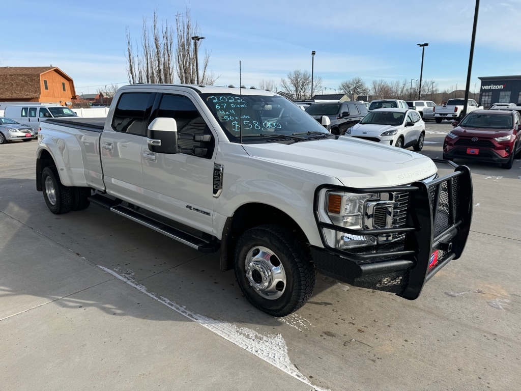 Ford F-350 SD Lariat Crew Cab Long Bed DRW 4WD 2022
