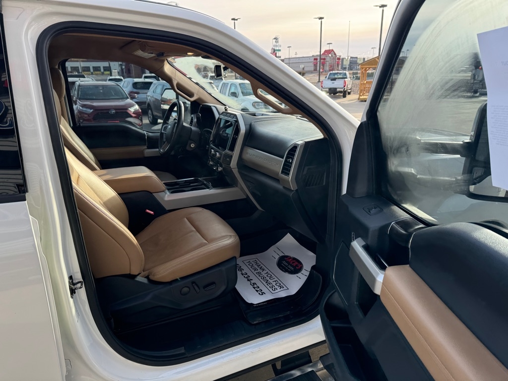 Ford F-350 SD Lariat Crew Cab Long Bed DRW 4WD 2022