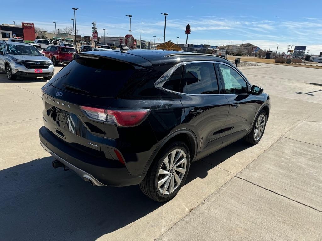 Ford Escape Titanium 4WD 2022