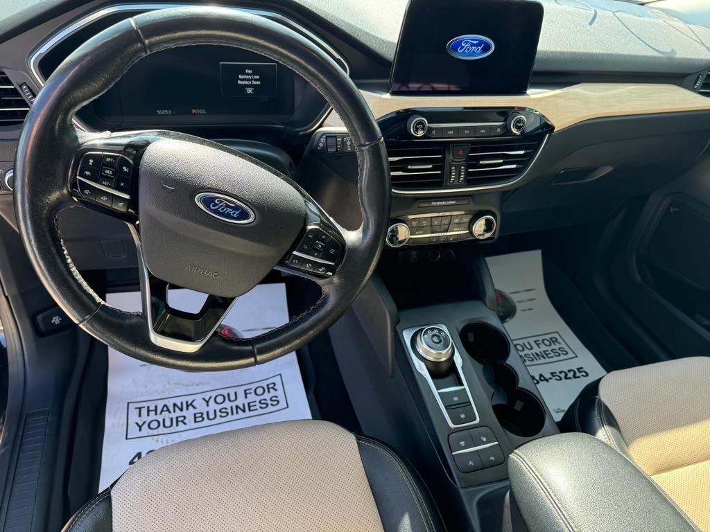 Ford Escape Titanium 4WD 2022