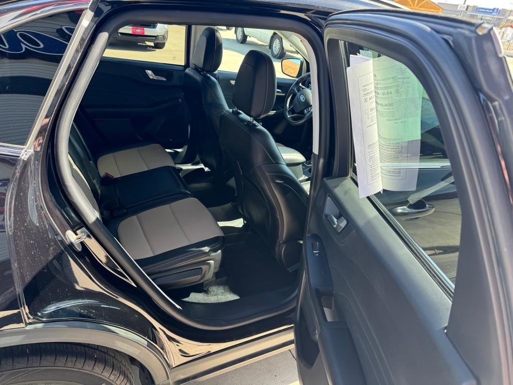 Ford Escape Titanium 4WD 2022