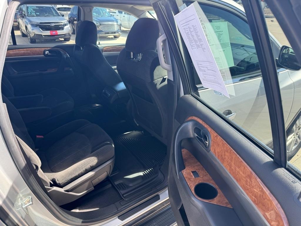 Buick Enclave Convenience AWD 2012