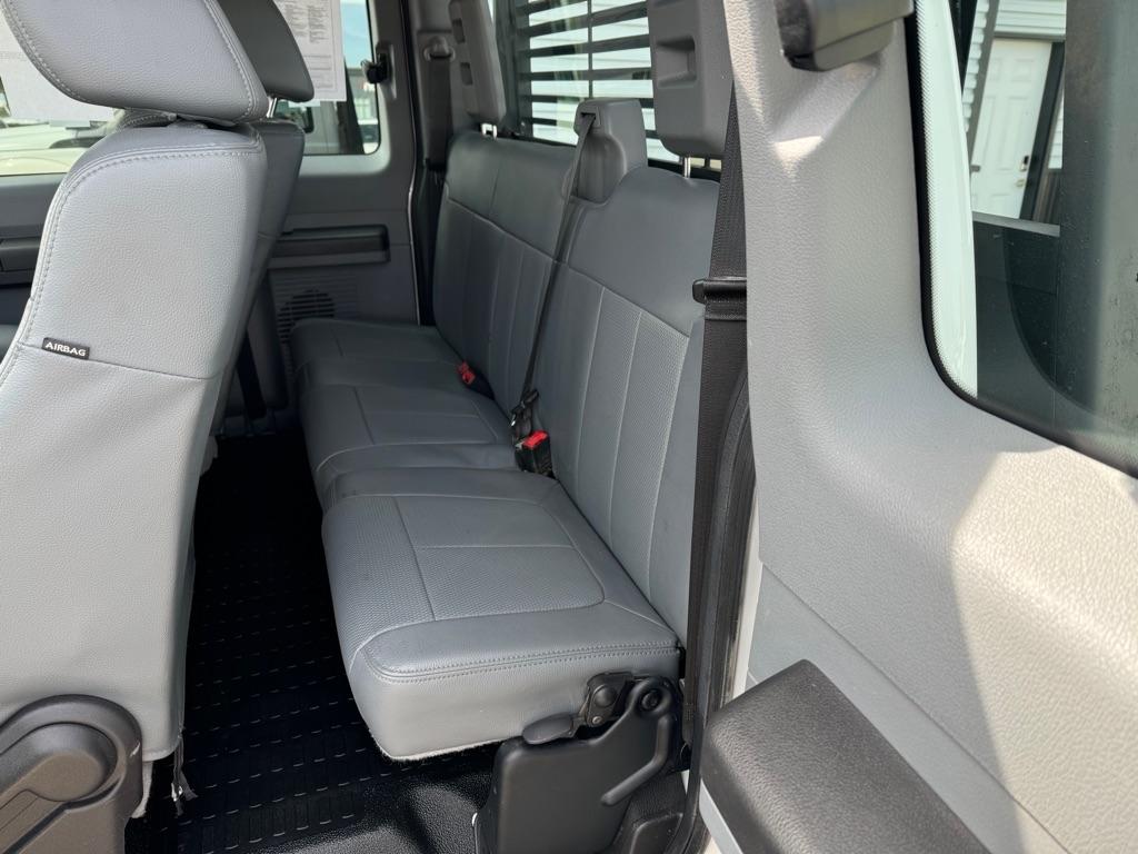Ford F-350 SD XL SuperCab Long Bed DRW 4WD 2016