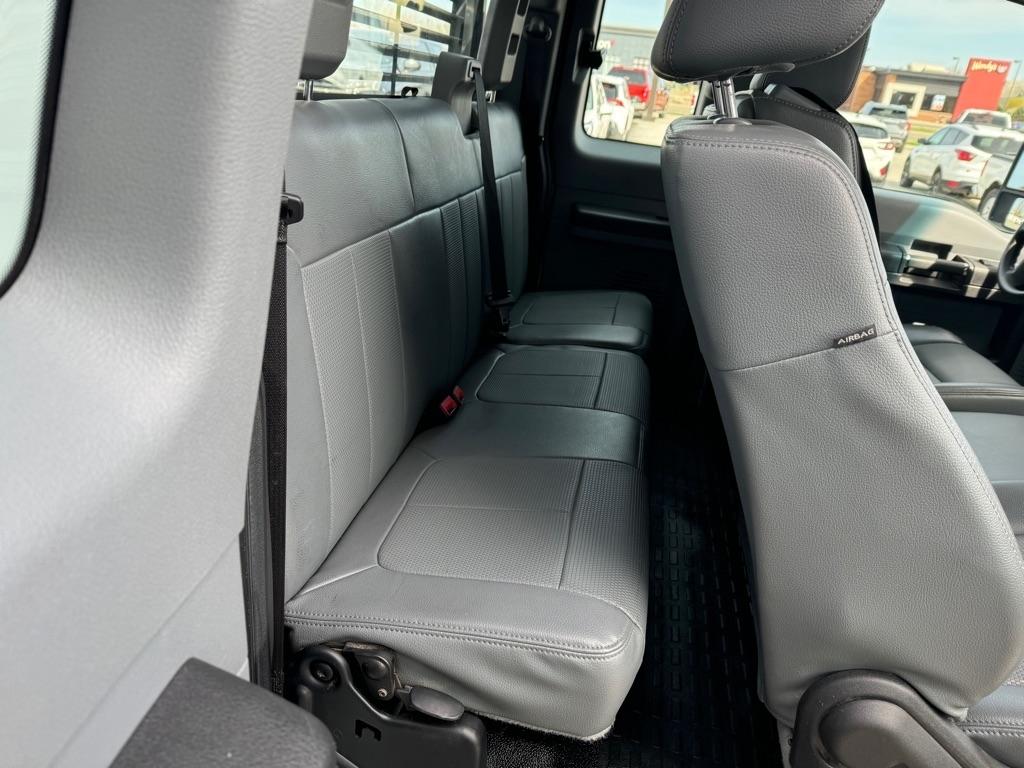 Ford F-350 SD XL SuperCab Long Bed DRW 4WD 2016