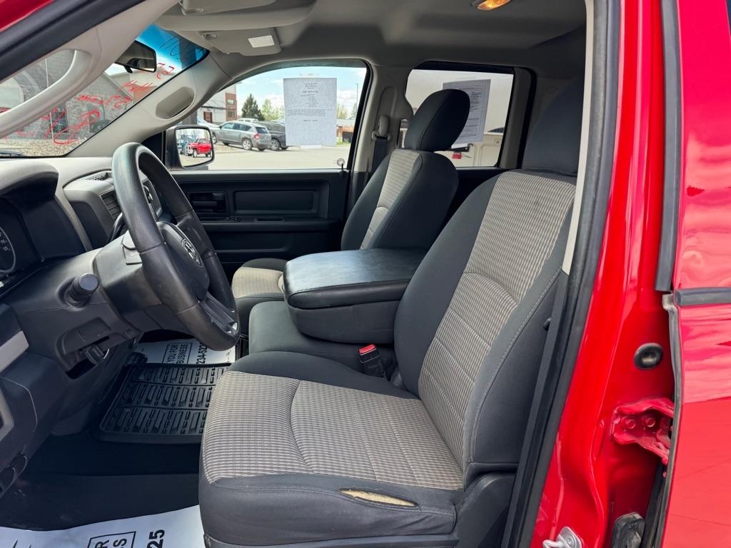 RAM 1500 ST Quad Cab 4WD 2011