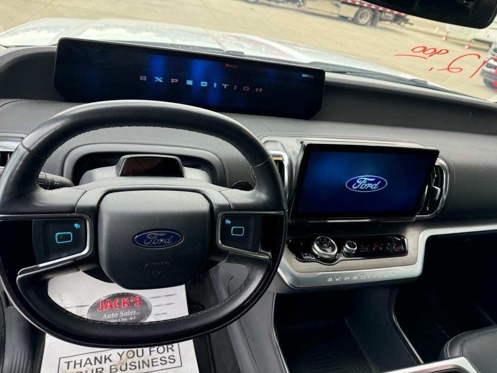Ford Expedition MAX Platinum 4WD 2025