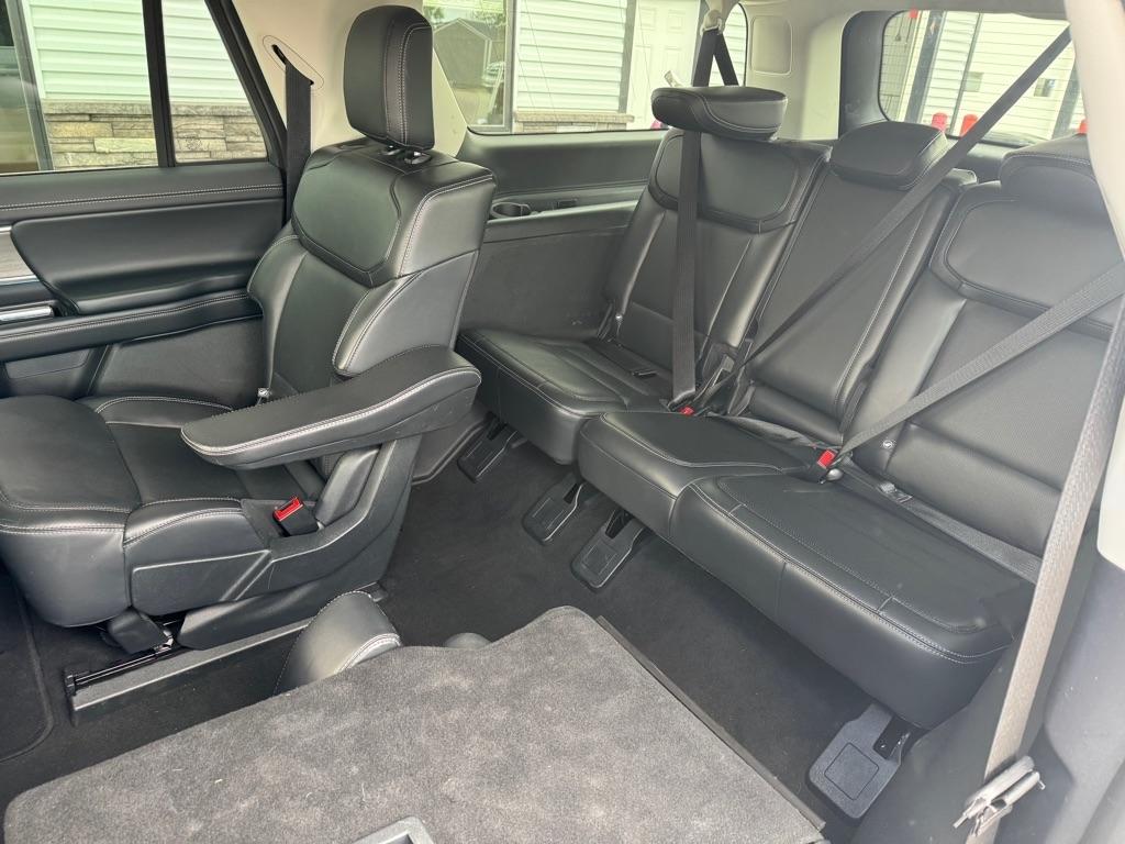 Ford Expedition MAX Platinum 4WD 2025